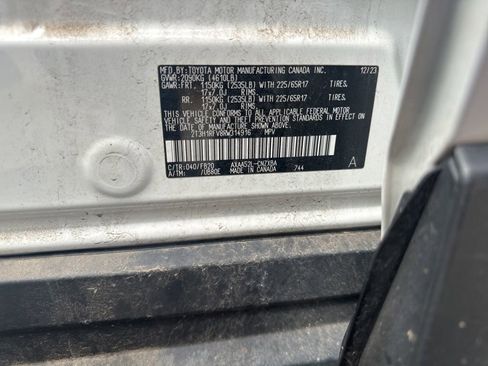 Used 2024 Toyota RAV4 LE FWD image 9