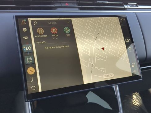 New 2025 Land Rover Range Rover SE image 16