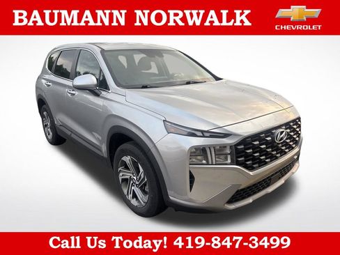 Used 2023 Hyundai Santa Fe SE FWD image 3
