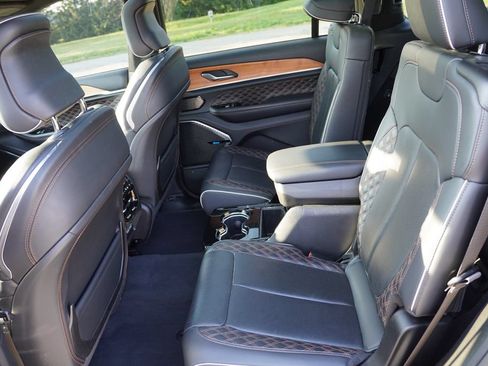 Used 2023 Jeep Grand Cherokee L Summit AWD/4WD image 17