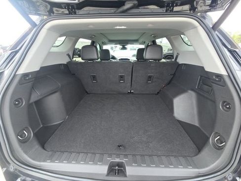 Used 2022 GMC Terrain SLT image 13