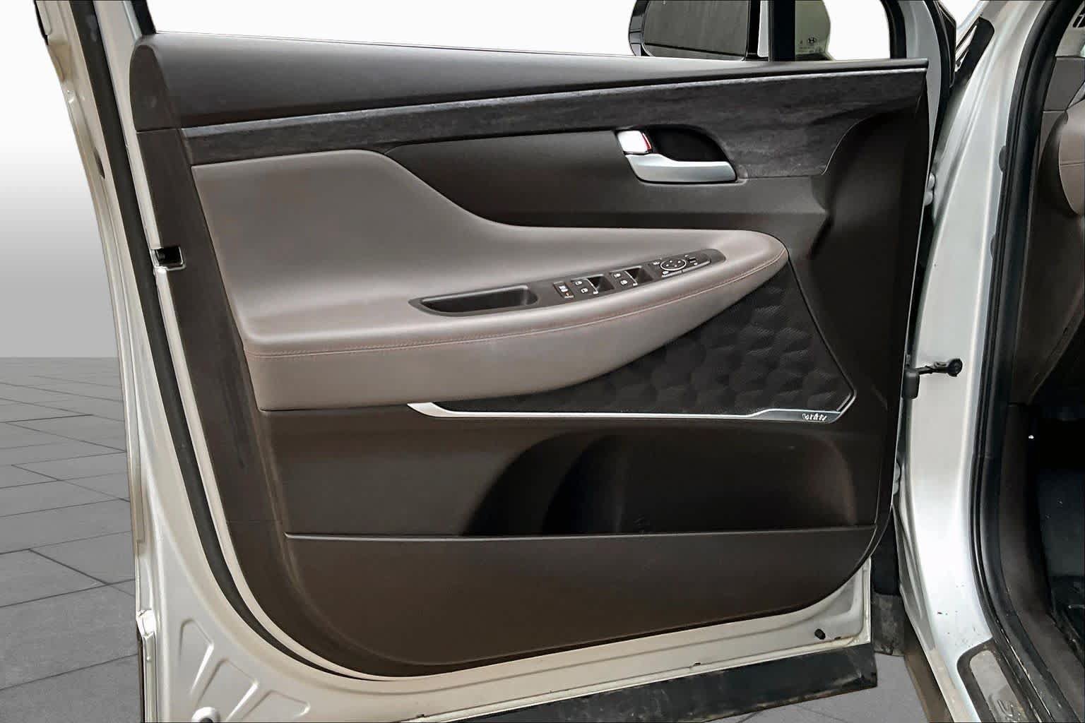 Used 2019 Hyundai Santa Fe Limited FWD image 21