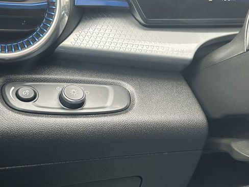 Used 2024 Chevrolet Trax LT w/ Driver Confidence Package image 16