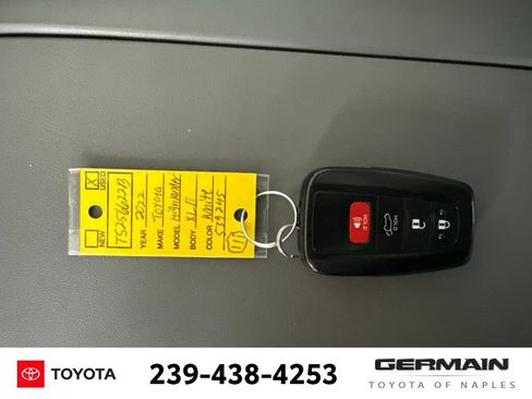Used 2022 Toyota Highlander XLE FWD image 22