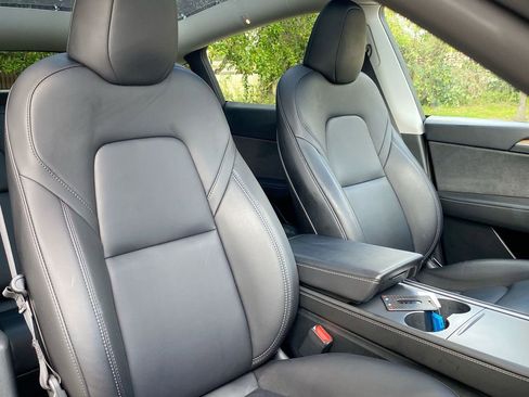 Used 2024 Tesla Model Y Long Range image 33