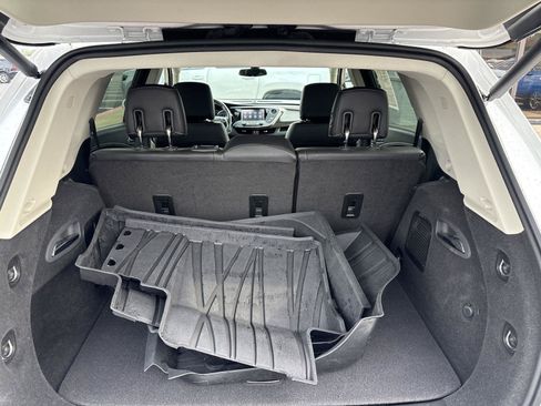 Used 2020 Buick Envision Essence FWD image 11