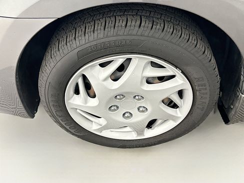 Used 2018 Nissan Sentra S image 11