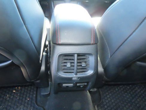 Used 2019 Jeep Cherokee Trailhawk image 19