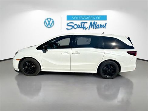 Used 2023 Honda Odyssey Sport image 4