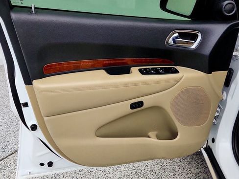 Used 2015 Dodge Durango Limited w/ Nav & Power Liftgate Group RWD image 10