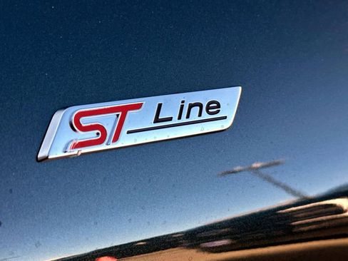 Used 2024 Ford Explorer ST-Line w/ Class IV Trailer Tow Package image 8