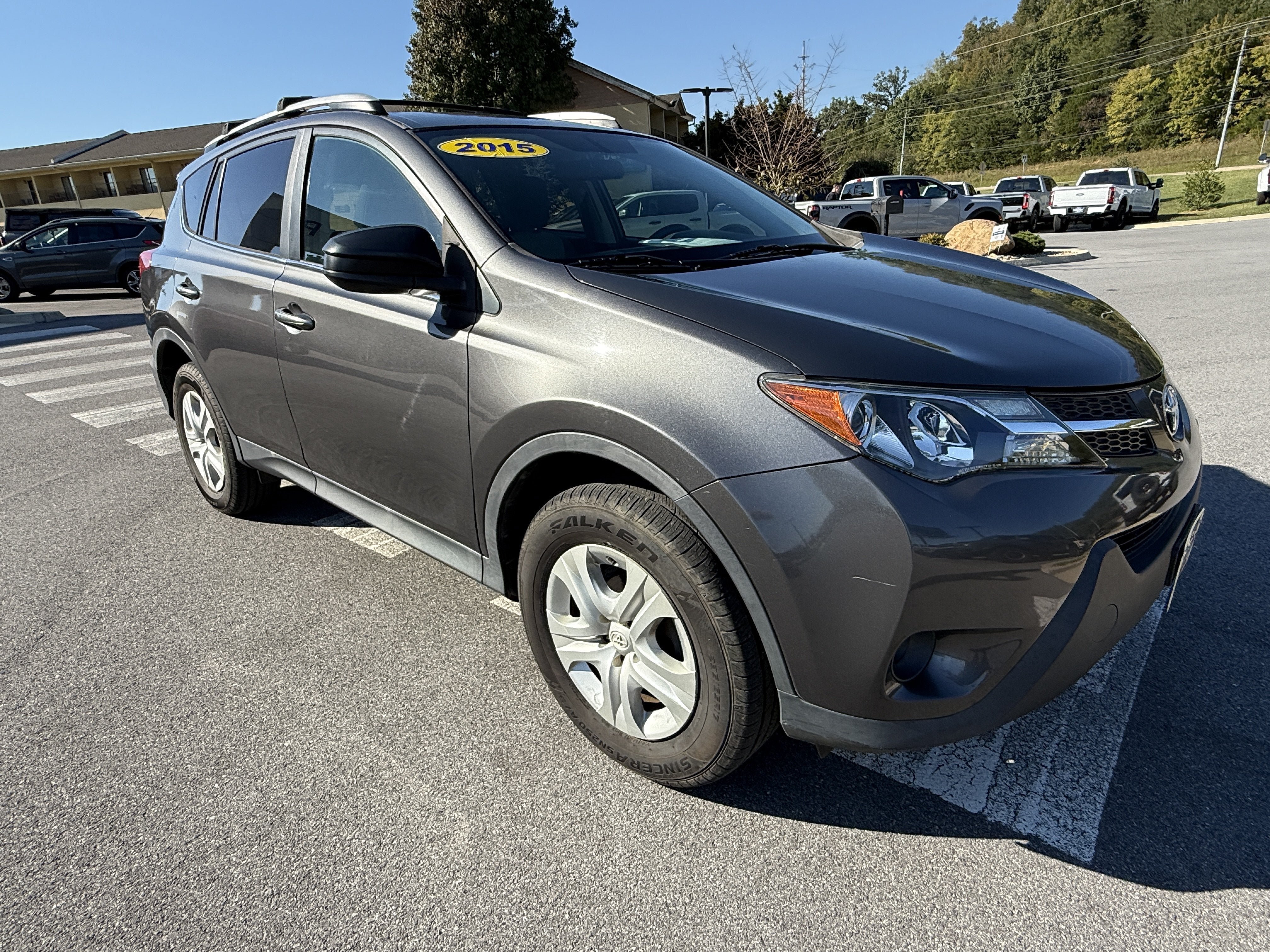 Used 2015 Toyota RAV4 LE AWD/4WD image 3