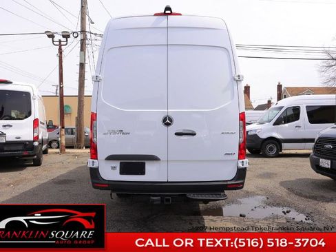 Used 2024 Mercedes-Benz Sprinter 2500 image 6