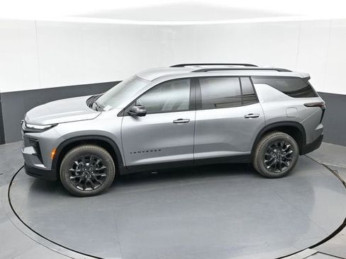 New 2026 Chevrolet Traverse LT w/ Enhanced Driving Package FWD image 39