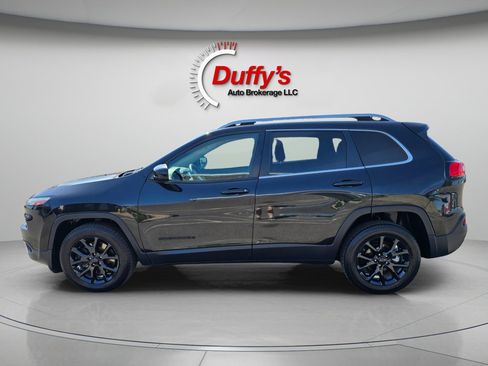 Used 2016 Jeep Cherokee Latitude FWD image 17