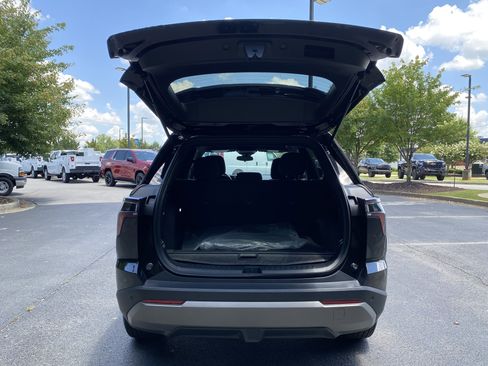 Used 2026 Chevrolet Equinox LT FWD image 11