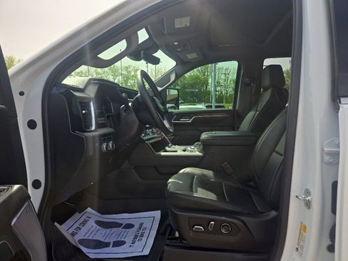 Used 2025 GMC Sierra 3500 Denali w/ Denali Reserve Package AWD/4WD image 9