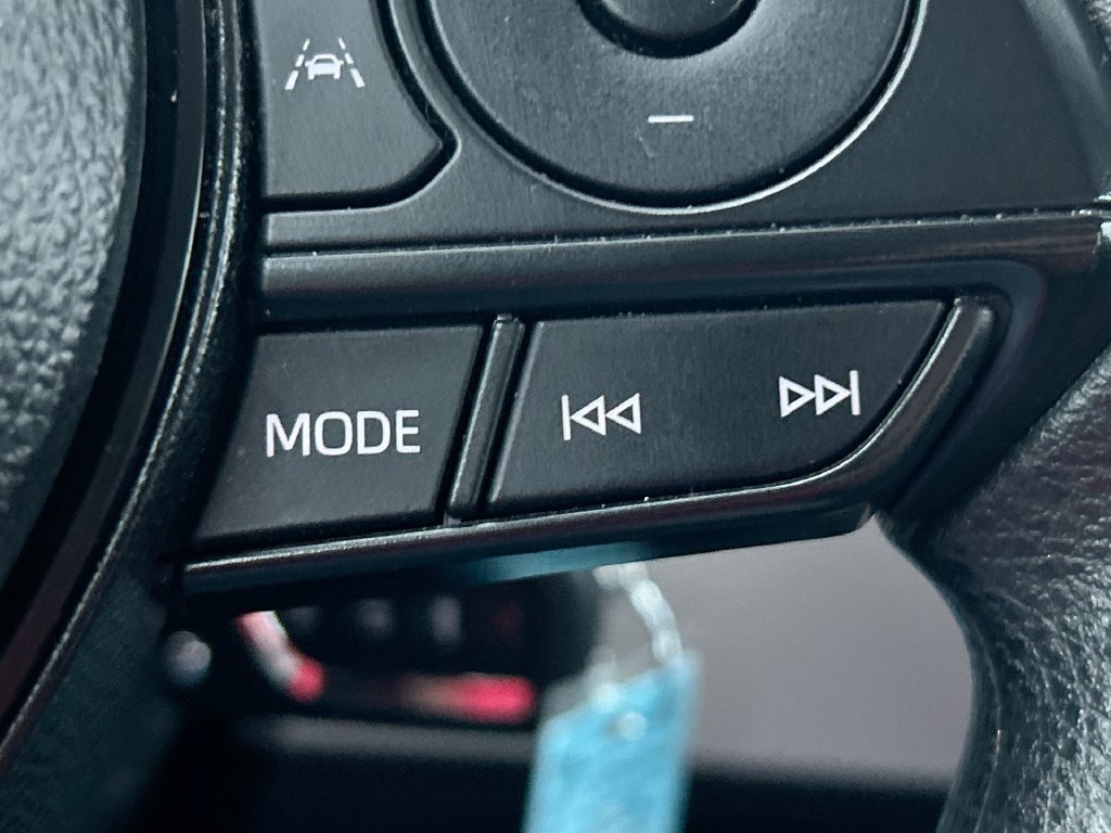 Used 2025 Toyota Corolla LE FWD image 16
