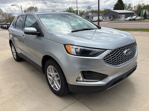 Certified 2023 Ford Edge SEL w/ Convenience Package AWD/4WD image 3