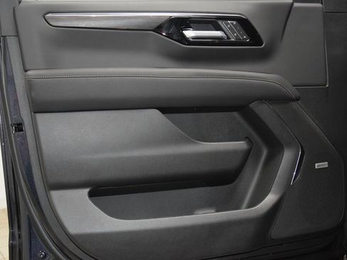 New 2025 Chevrolet Suburban Premier image 47