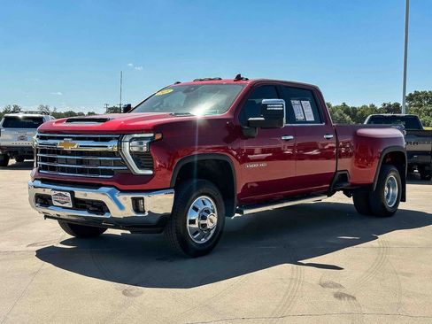 Used 2025 Chevrolet Silverado 3500 LTZ w/ LTZ Plus Package AWD/4WD image 7