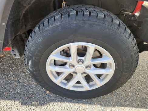 Used 2023 Jeep Wrangler Sport S image 21