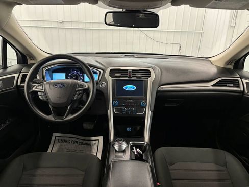 Used 2020 Ford Fusion SE FWD image 37