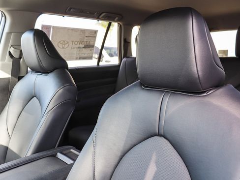New 2026 Toyota Grand Highlander XLE image 23