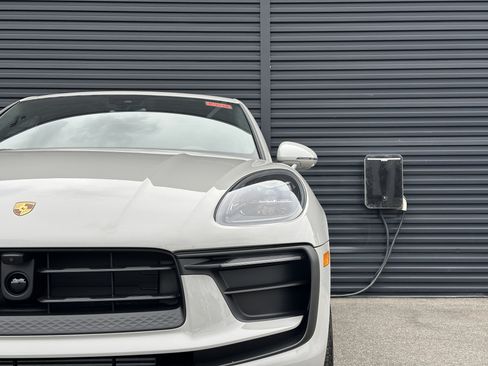 New 2026 Porsche Macan AWD/4WD image 15