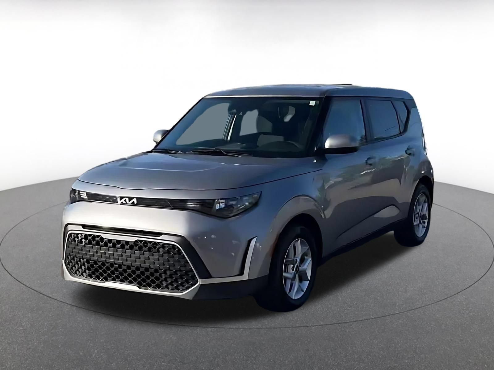 Used 2025 Kia Soul LX w/ LX Technology Package FWD image 6