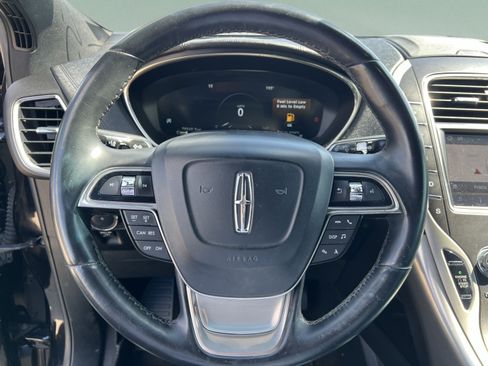 Used 2020 Lincoln Nautilus FWD w/ Equipment Group 101A image 28