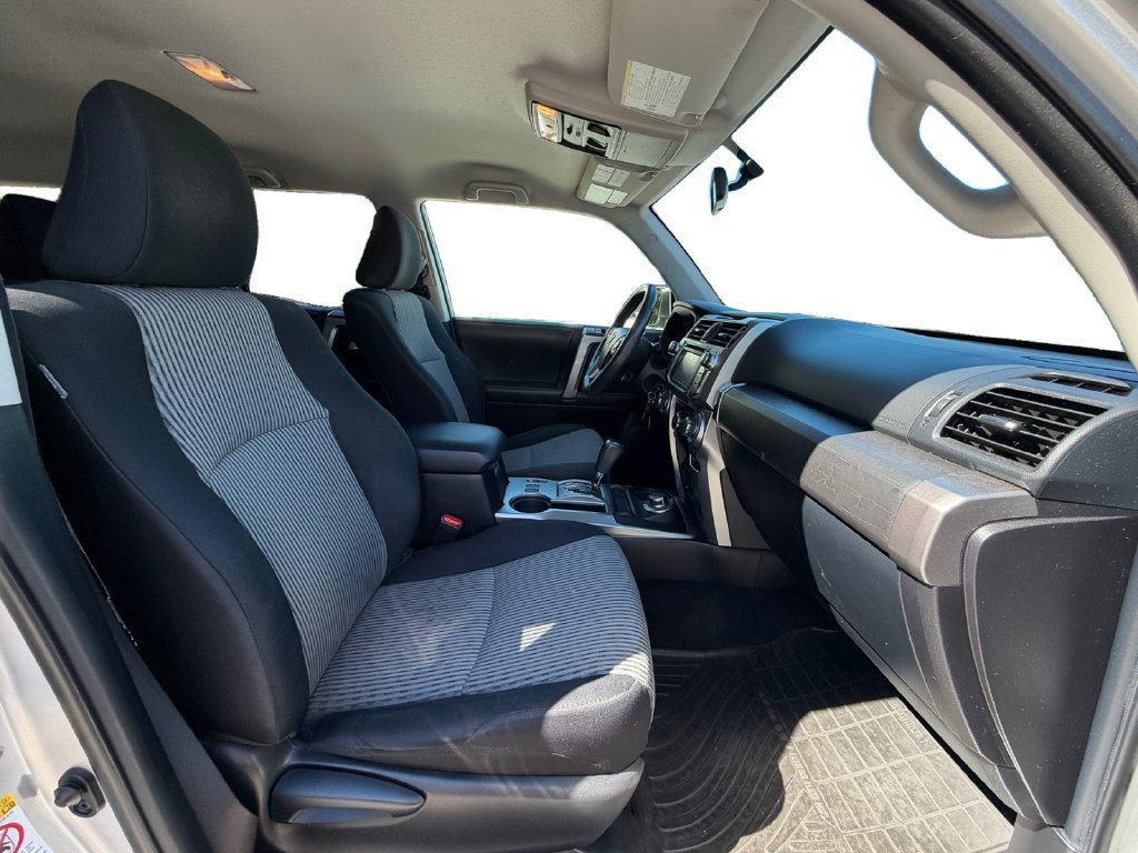 Used 2016 Toyota 4Runner SR5 AWD/4WD image 14