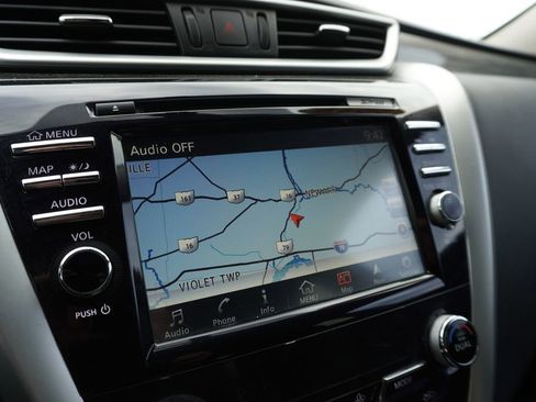Used 2018 Nissan Murano S FWD image 16