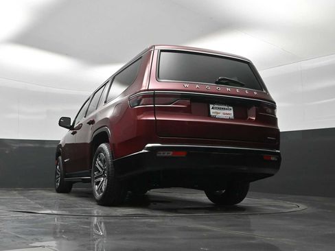 Used 2024 Jeep Wagoneer Series II w/ Flexible Seating Group AWD/4WD image 23