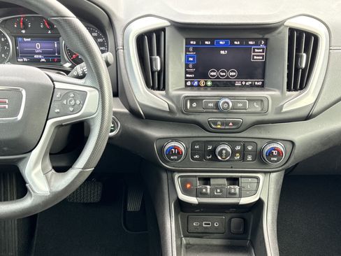 Used 2023 GMC Terrain SLE w/ Driver Convenience Package FWD image 28