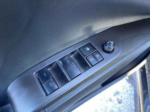 Certified 2023 Toyota Camry SE image 3