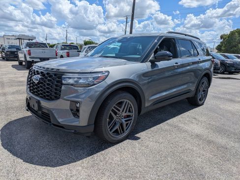 New 2026 Ford Explorer ST-Line w/ ST-Line Street Pack RWD image 7