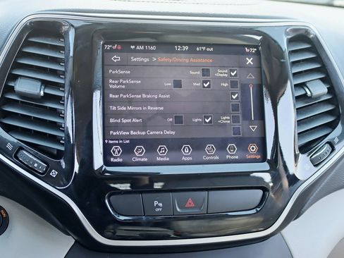 Used 2019 Jeep Cherokee Limited AWD/4WD image 25