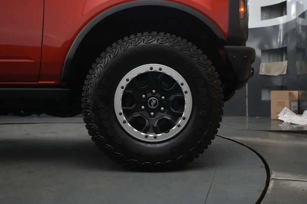 Used 2022 Ford Bronco Badlands w/ Sasquatch Package AWD/4WD image 19