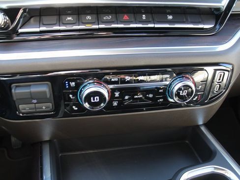 Used 2025 GMC Sierra 1500 SLT image 31