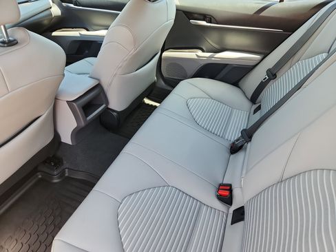 Used 2023 Toyota Camry SE FWD image 10