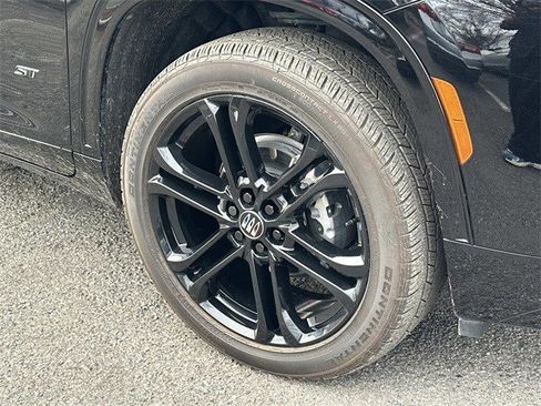 Certified 2025 Buick Enclave Sport Touring w/ Power Package image 7