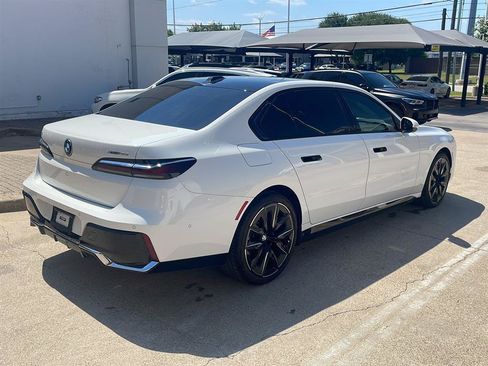 Used 2023 BMW i7 xDrive60 w/ Executive Package 2 AWD/4WD image 5