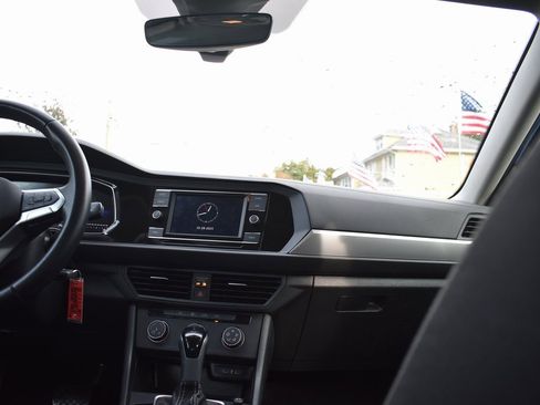 Used 2024 Volkswagen Jetta S image 31