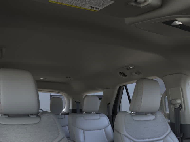 Used 2025 Ford Explorer Active w/ Active Comfort Package RWD image 22