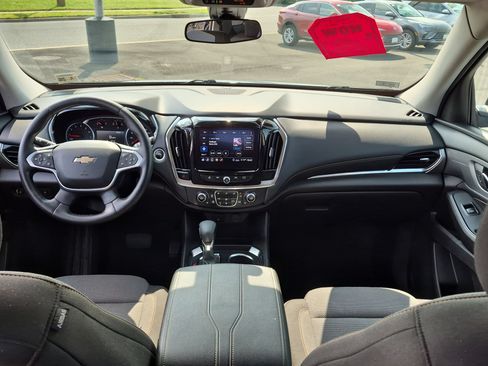Certified 2021 Chevrolet Traverse LT FWD image 18