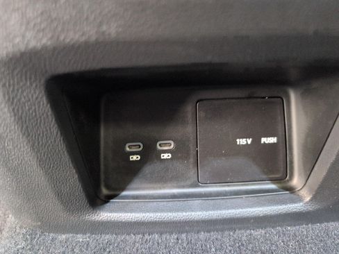 Used 2024 Volkswagen Atlas Cross Sport SE AWD/4WD image 23