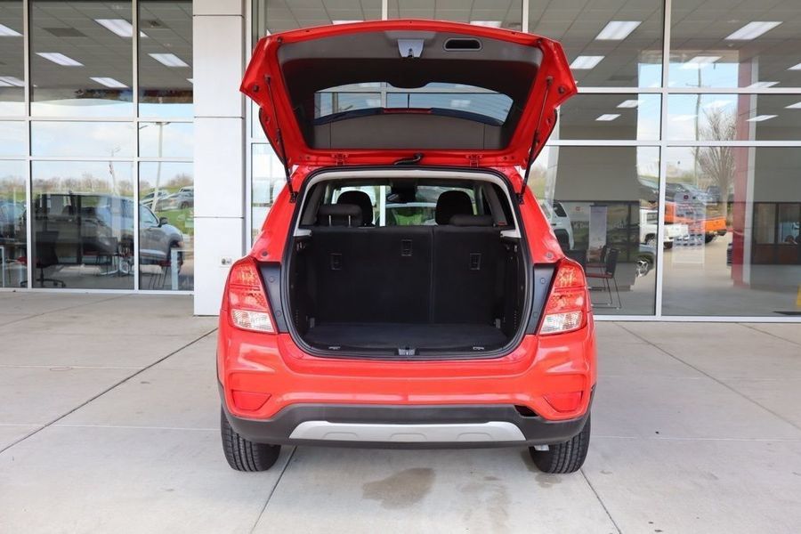 Used 2020 Chevrolet Trax LS w/ Tint and Cruise Package FWD image 8