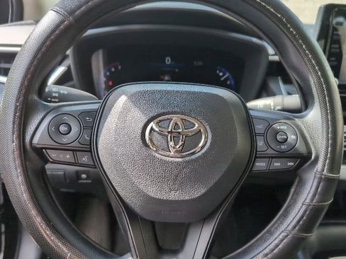 Used 2022 Toyota Corolla LE image 15