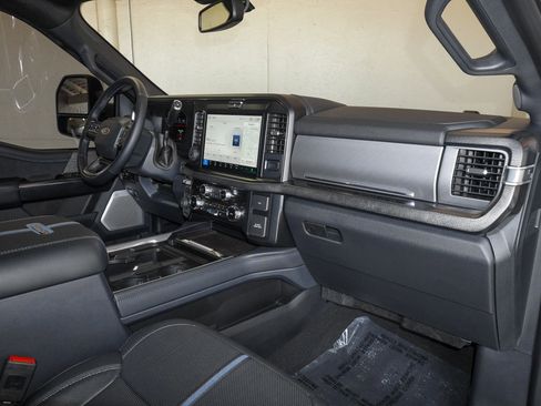 Used 2025 Ford F450 Platinum image 40